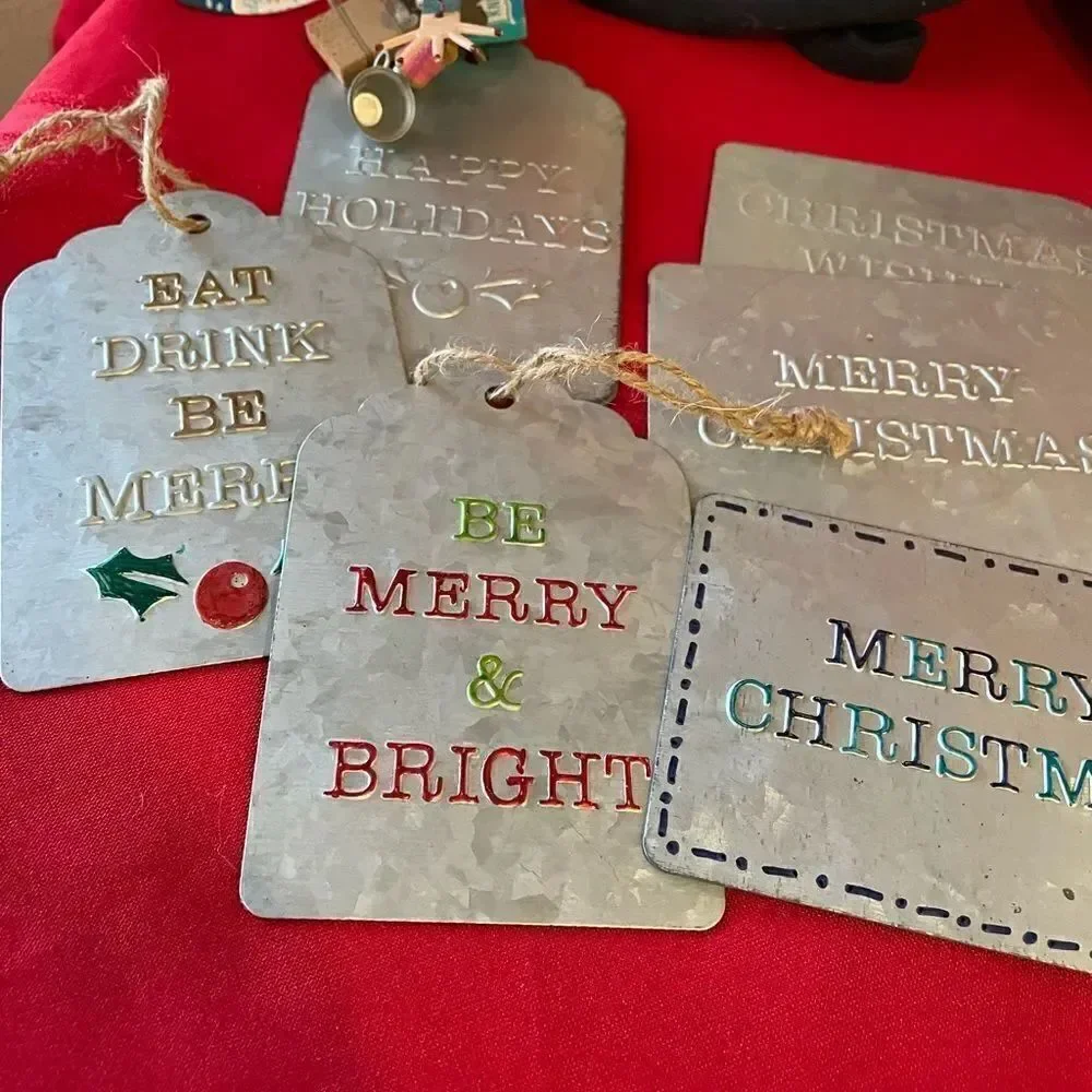 Santa Oven mitt Towel Set and Metal Tags